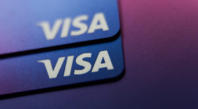 Visa, kredi kartlarına alternatif olarak banka havalesiyle ödeme seçeneğini başlatıyor